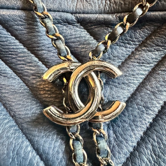 Chanel Chevron Deerskin Bucket Bag-PRICE is FIRM - Picture 8 of 17